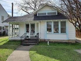 921 W Oak St - Photo 1 of 1