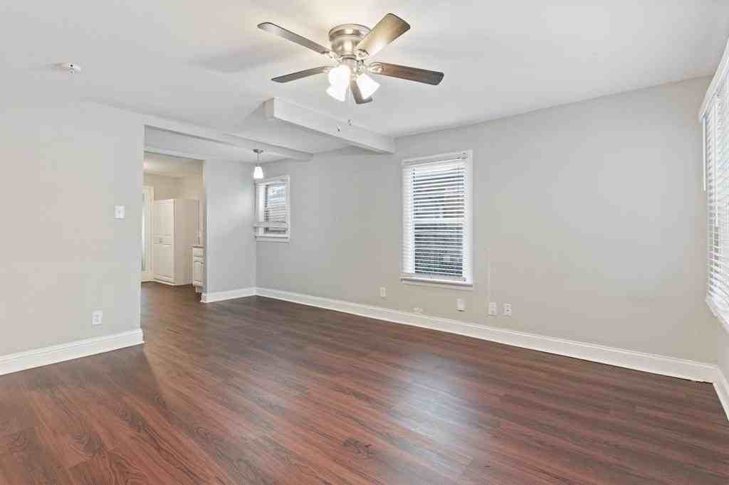 5729 Blackmore Ave - Photo 7 of 30