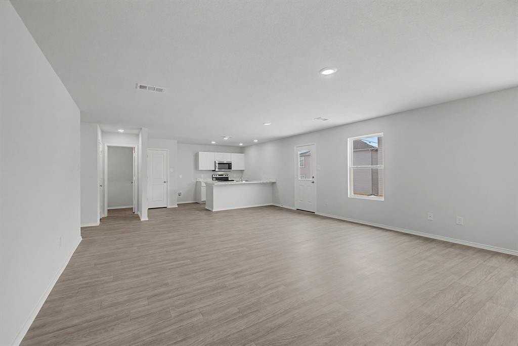 212 Arbor Ct - Photo 5 of 28