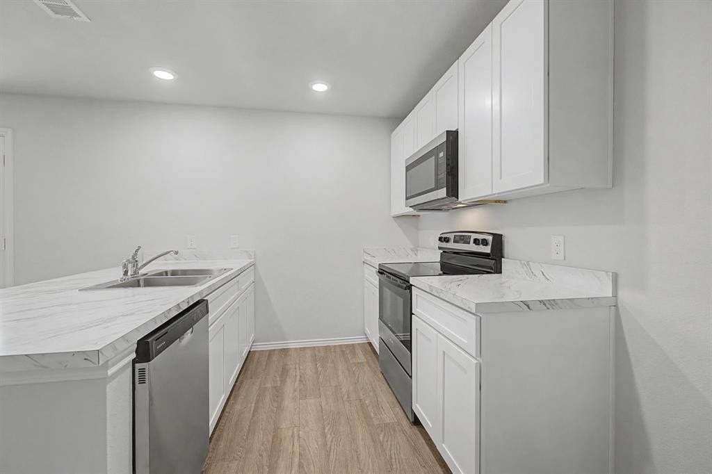 213 Arbor Ct - Photo 5 of 30