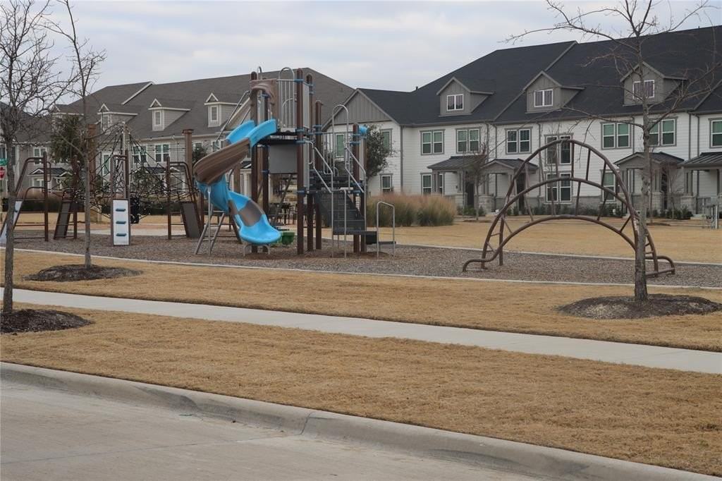 9492 Espalier St - Photo 2 of 16