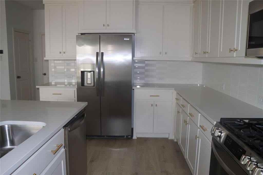 9492 Espalier St - Photo 4 of 16