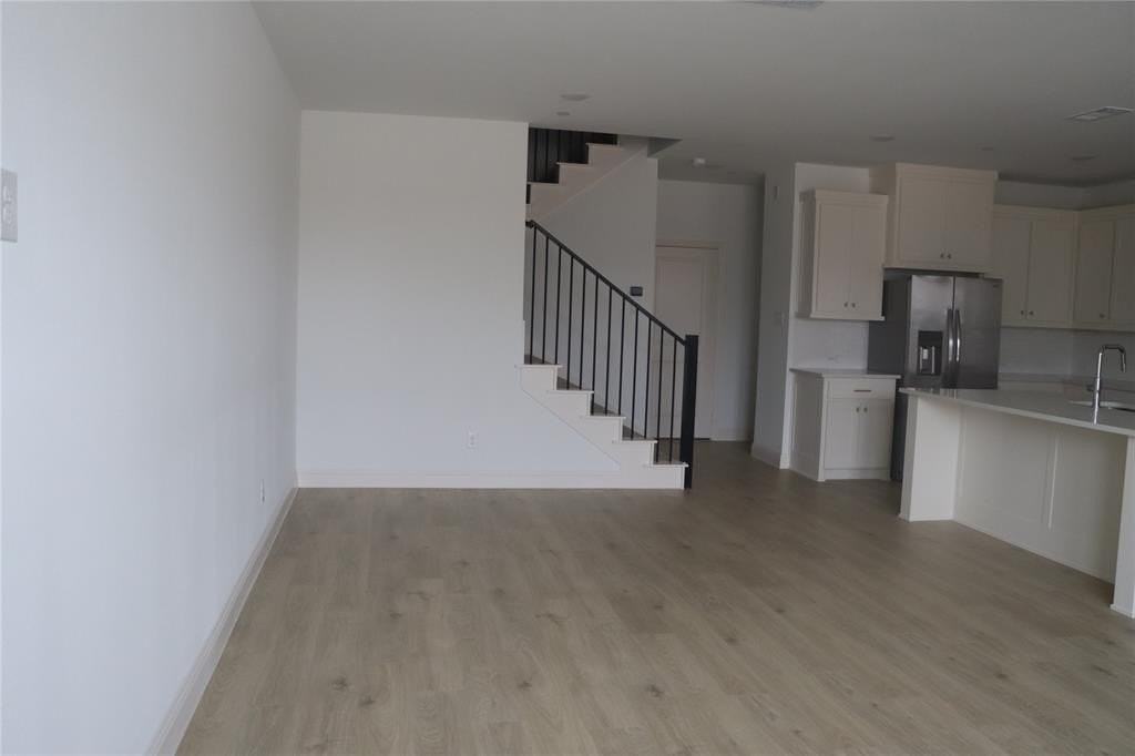 9492 Espalier St - Photo 6 of 16