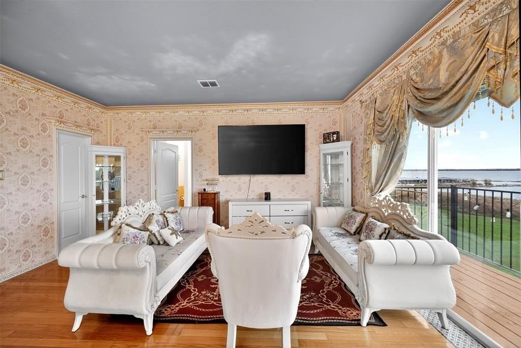 5218 Lake Terrace Ct - Photo 6 of 40