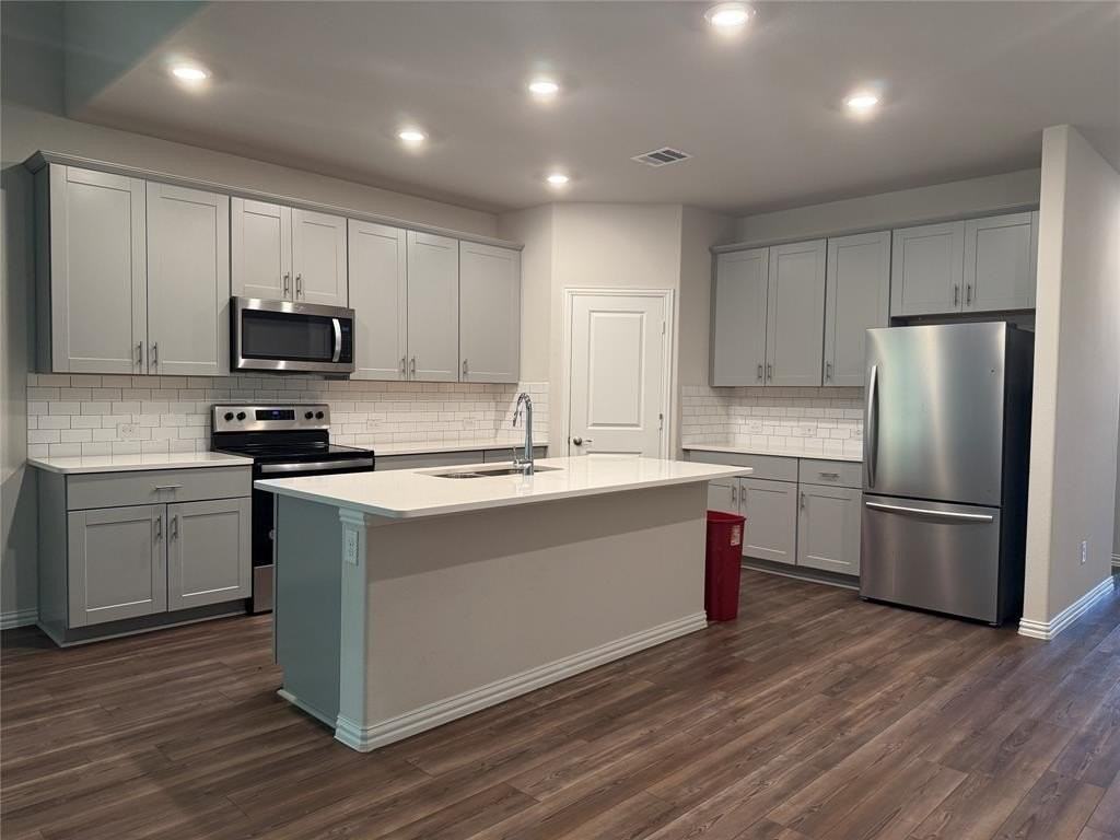 3253 Cumby Dr - Photo 3 of 14