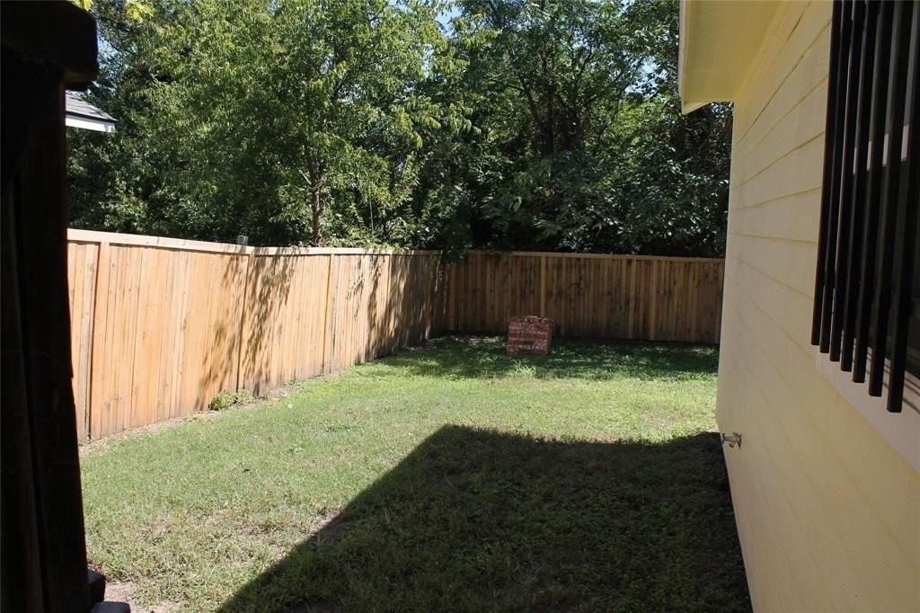 4518 Hamilton Ave - Photo 4 of 24