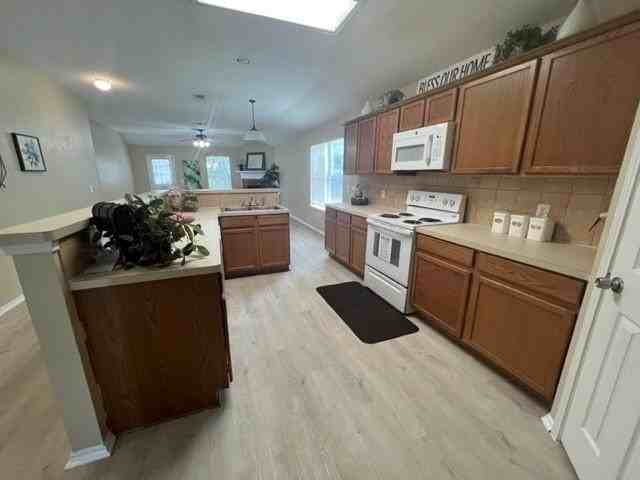 8401 Asheville Ln - Photo 6 of 23