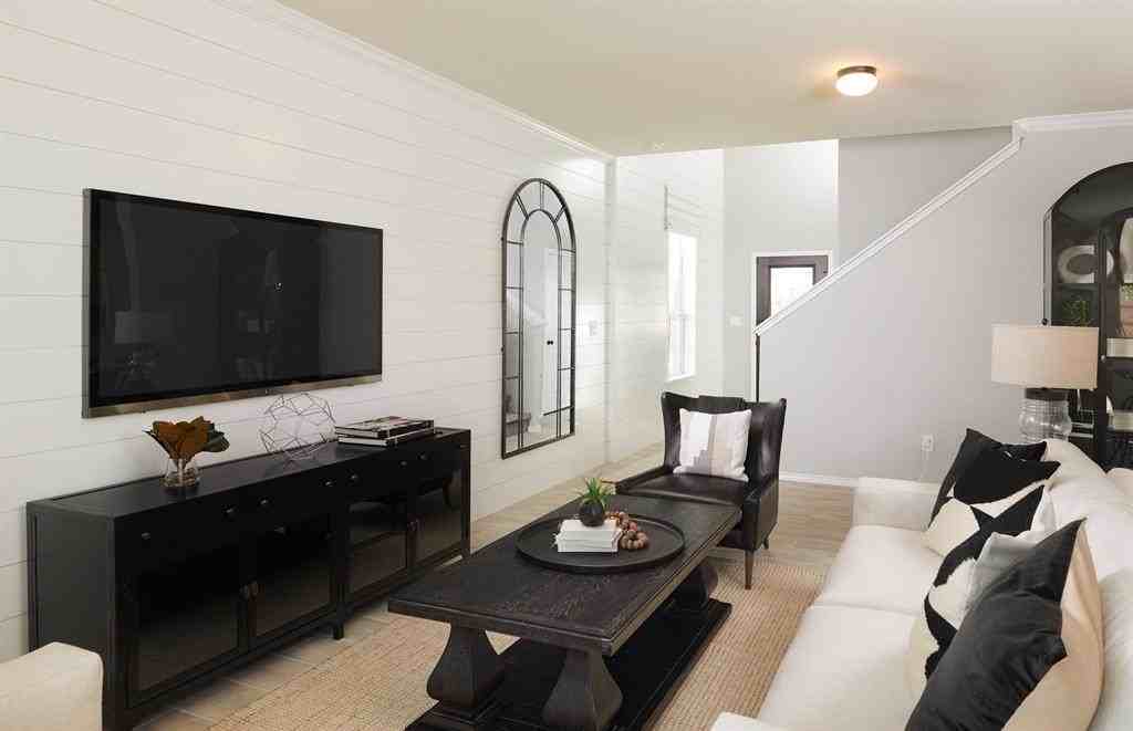 366 Lake Erie Dr - Photo 6 of 39