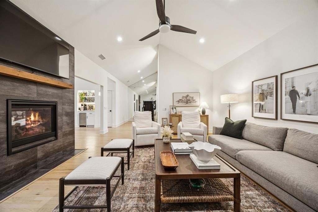 5816 Orchid Ln - Photo 7 of 40