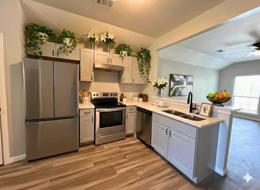 2619 Stephenson Dr - Photo 3 of 12