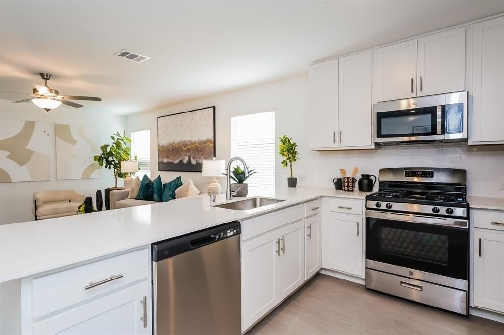 2732 Center Creek Ln - Photo 2 of 15