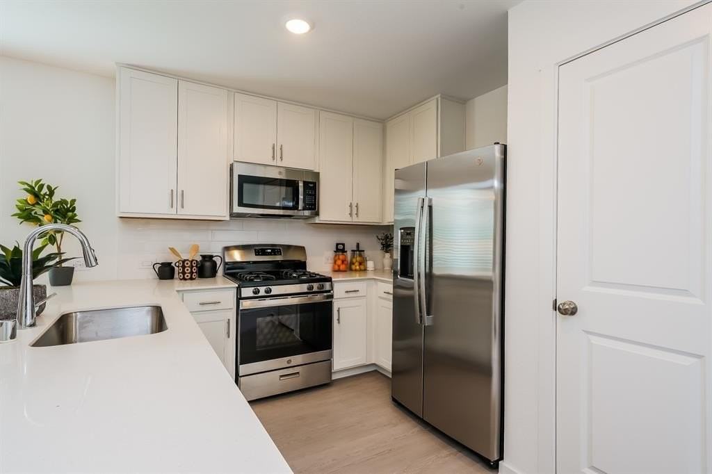 2732 Center Creek Ln - Photo 3 of 15