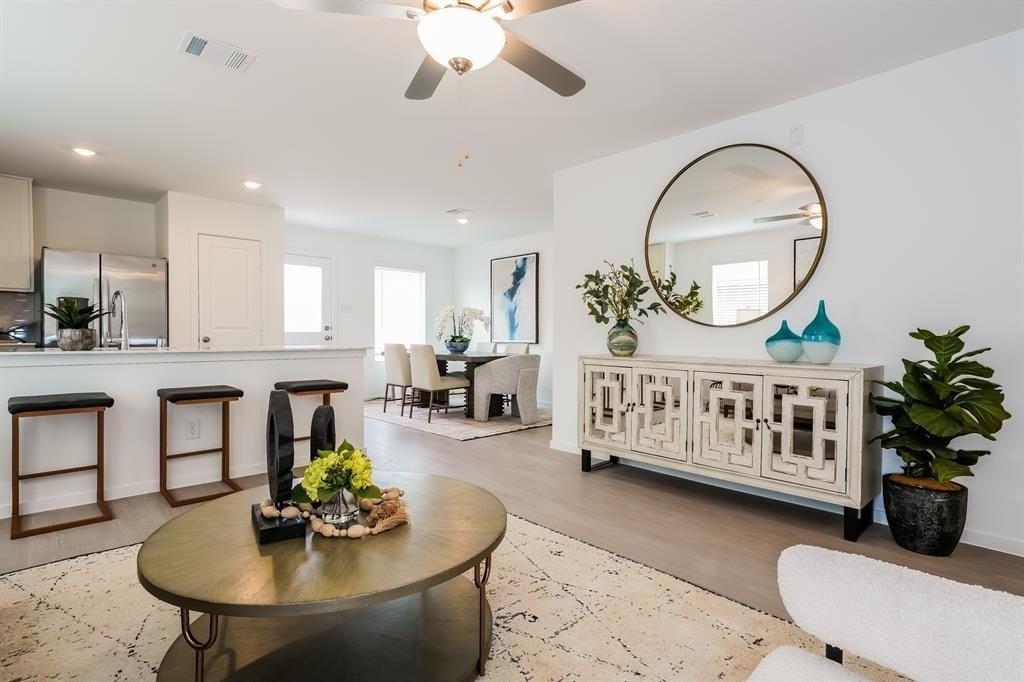 2732 Center Creek Ln - Photo 4 of 15