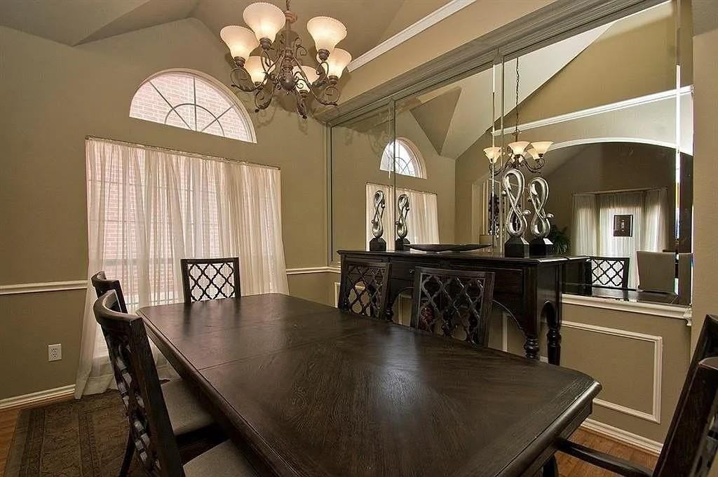 10118 Saint Georges Dr - Photo 4 of 36