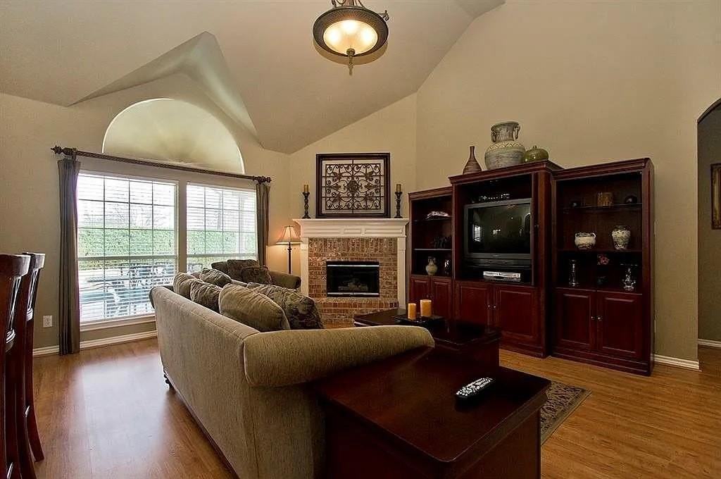 10118 Saint Georges Dr - Photo 6 of 36