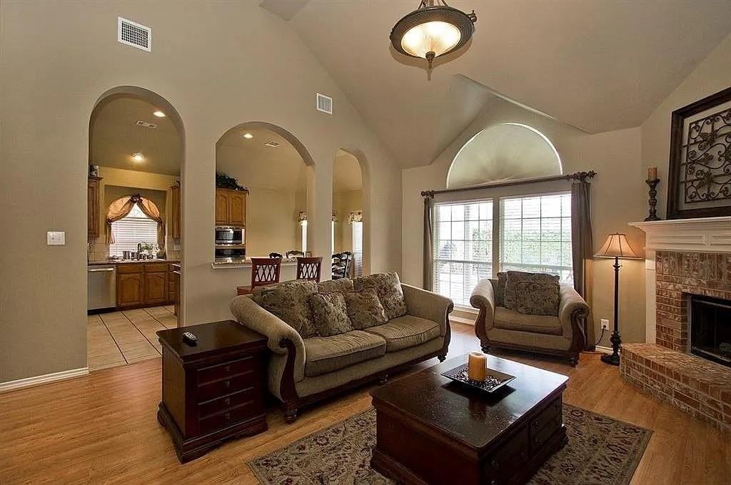 10118 Saint Georges Dr - Photo 7 of 36