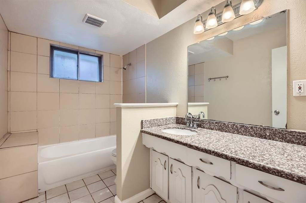 1724 Midcrest Dr - Photo 7 of 14