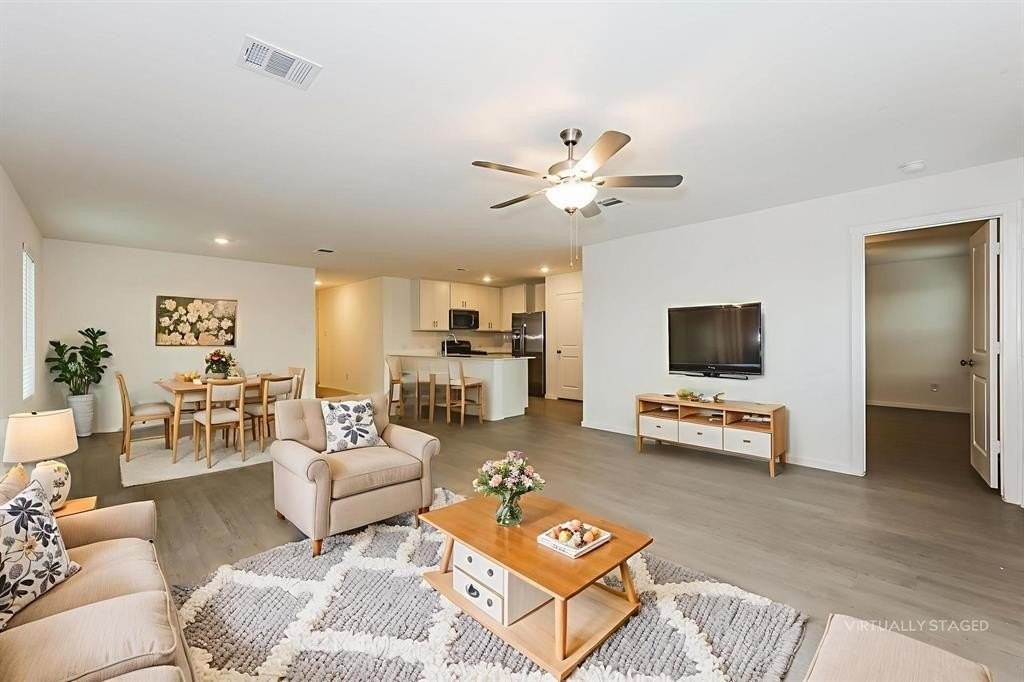 2741 Center Creek Ln - Photo 4 of 18