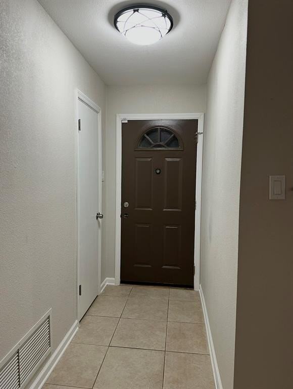 2557 N Willis St - Photo 2 of 15