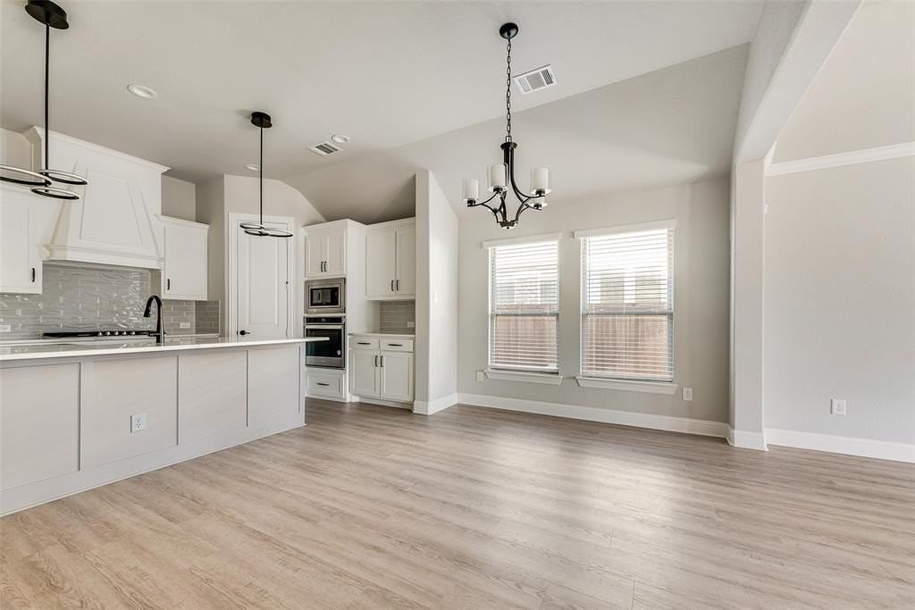 1905 Graham Way - Photo 6 of 20