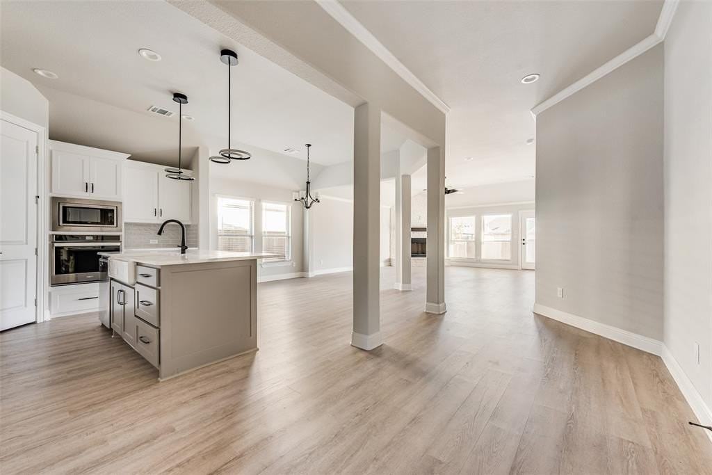 1905 Graham Way - Photo 7 of 20