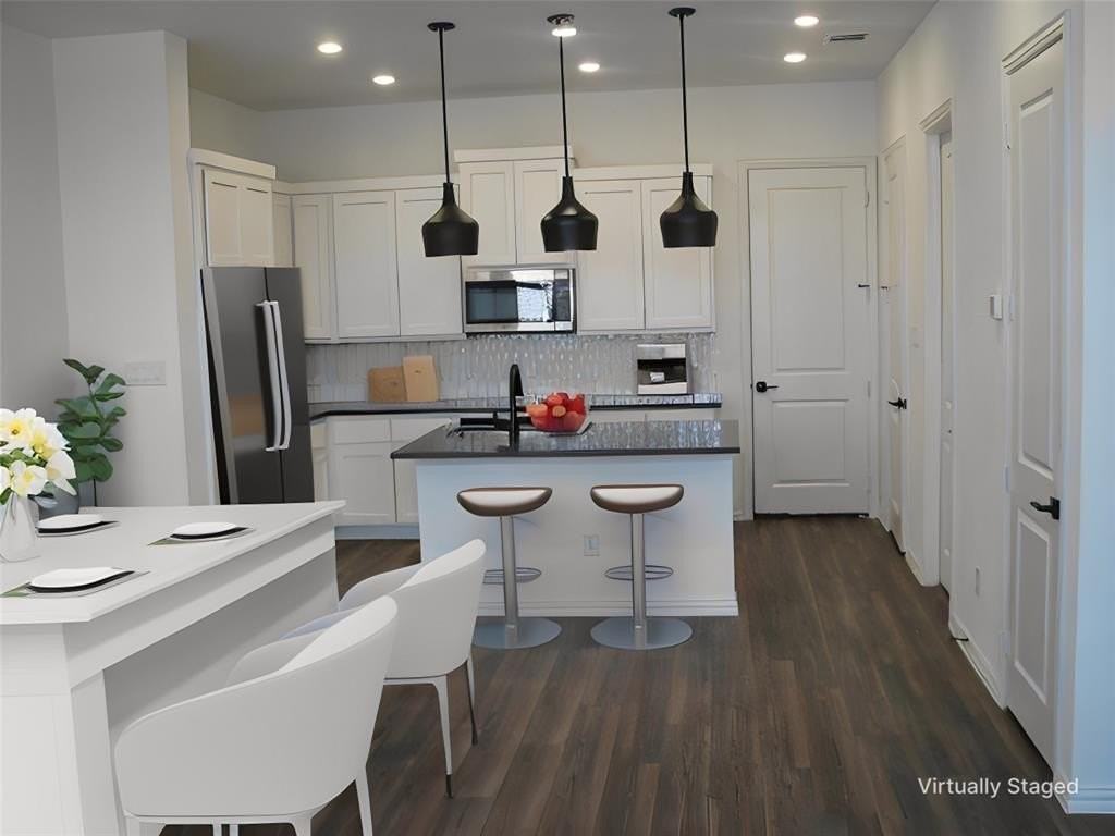 7573 Laburnam Rd - Photo 2 of 17