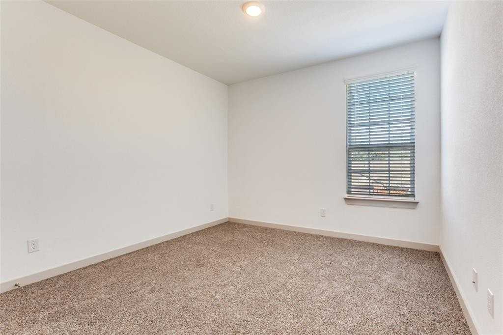 569 Eiseley Dr - Photo 6 of 12