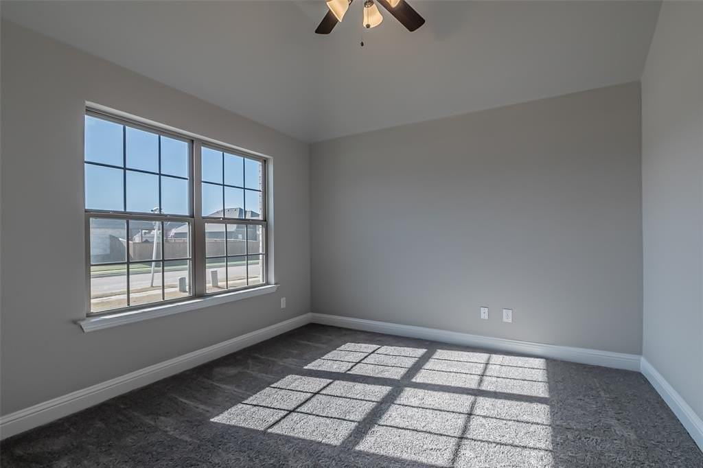 422 Oleander Dr - Photo 3 of 36