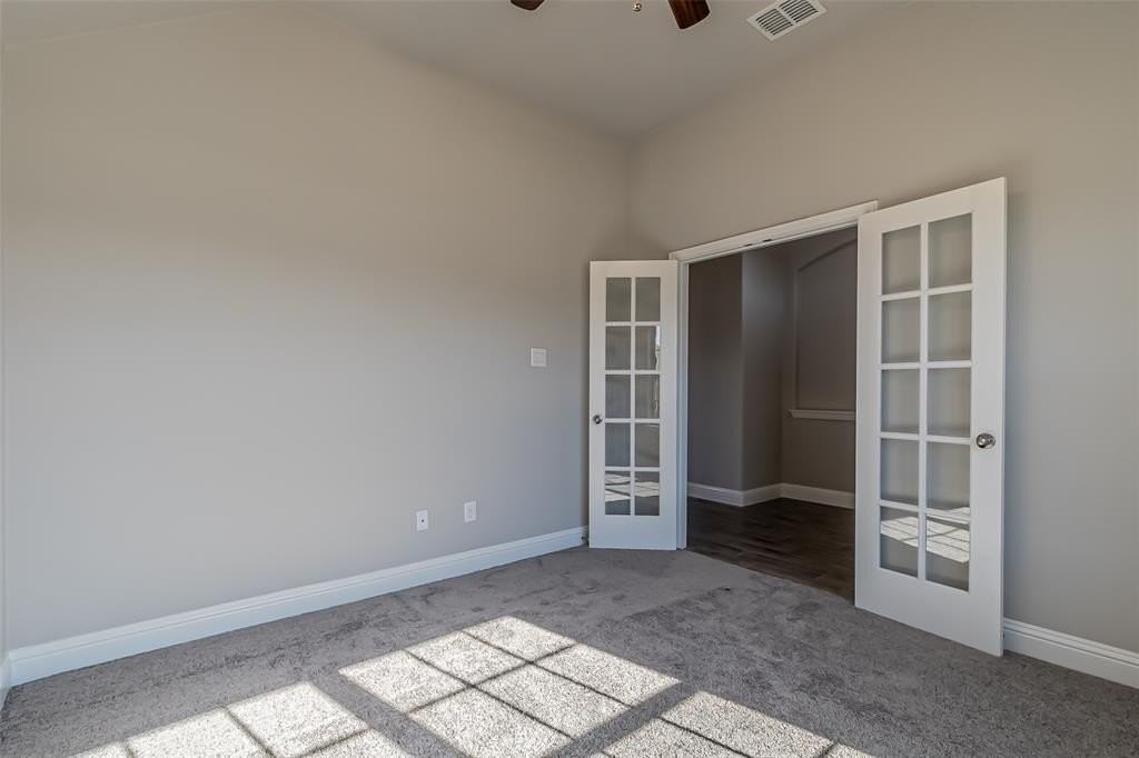 422 Oleander Dr - Photo 4 of 36