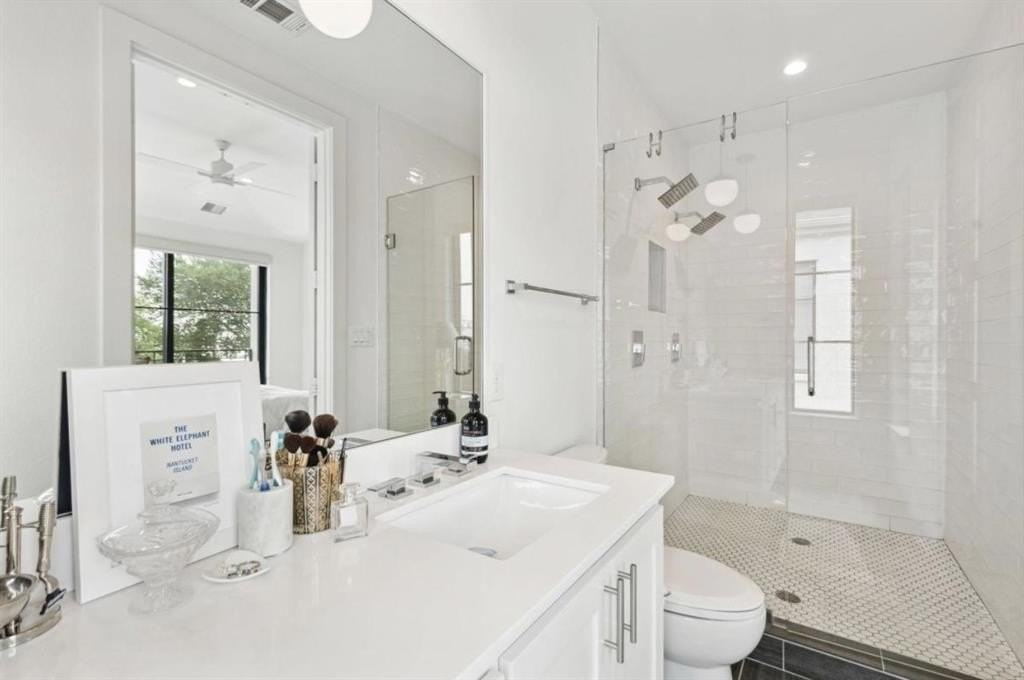 2018 Moser Ave #103 - Photo 3 of 9