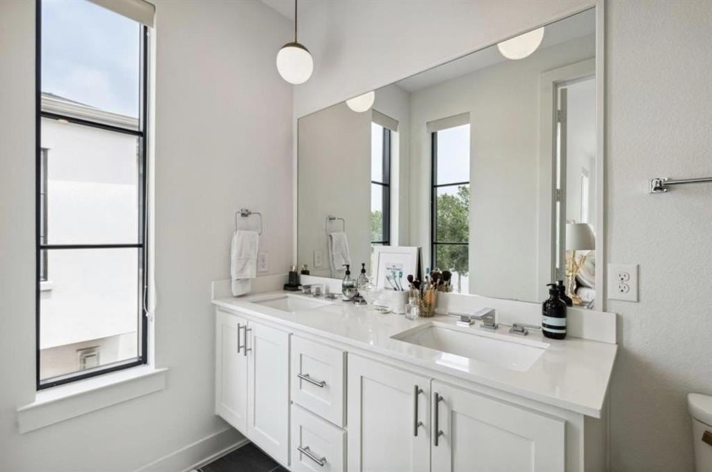 2018 Moser Ave #103 - Photo 4 of 9