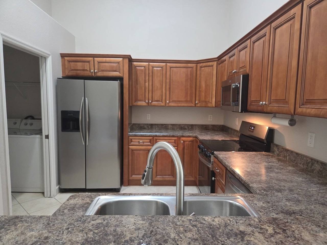 2304 Palm Key Ct - Photo 5 of 16