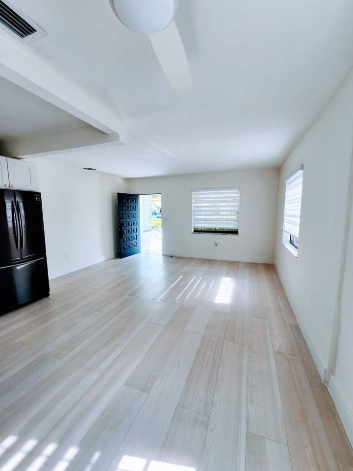 3219 Sw 25th Ter #3221 - Photo 4 of 7