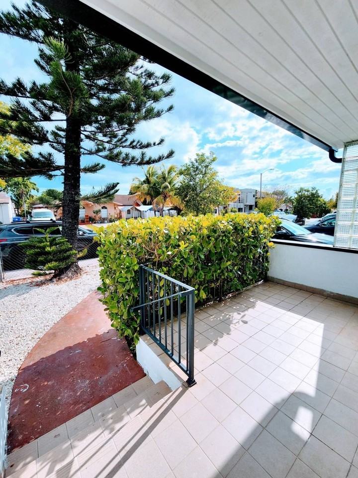 3219 Sw 25th Ter #3221 - Photo 7 of 7