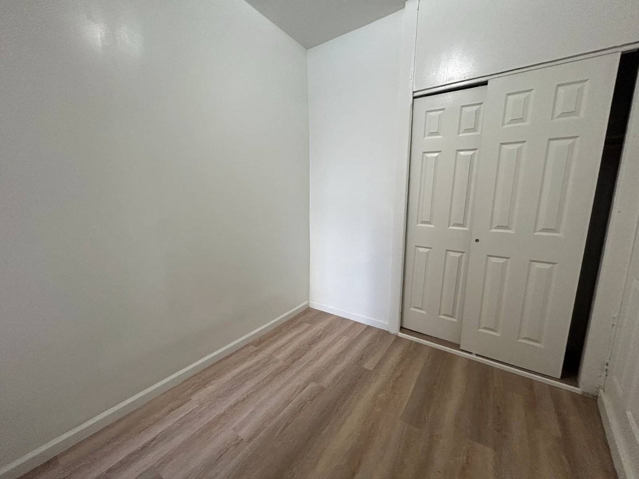 681 Rhinelander Ave #1 - Photo 5 of 8