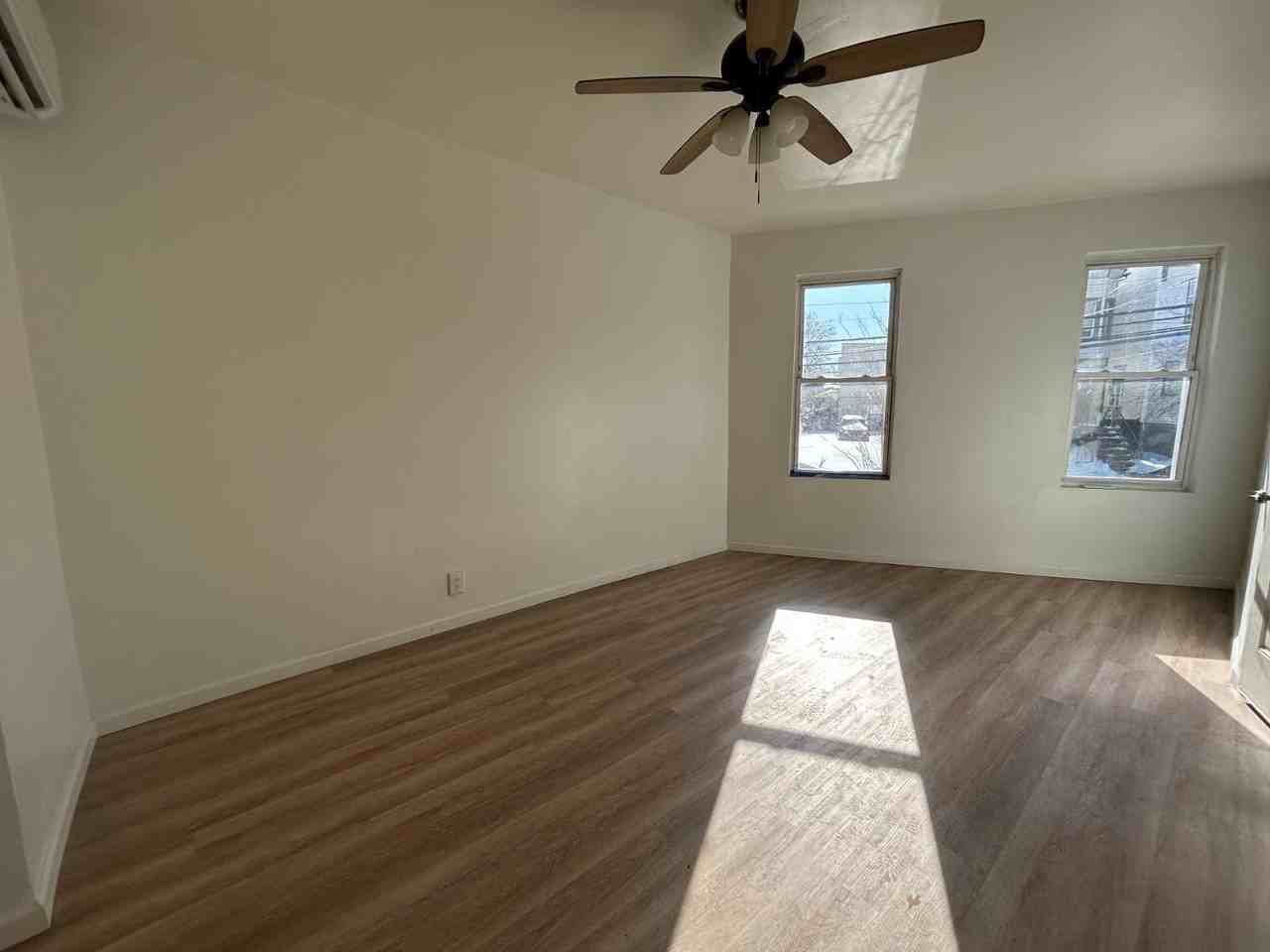 681 Rhinelander Ave #1 - Photo 6 of 8