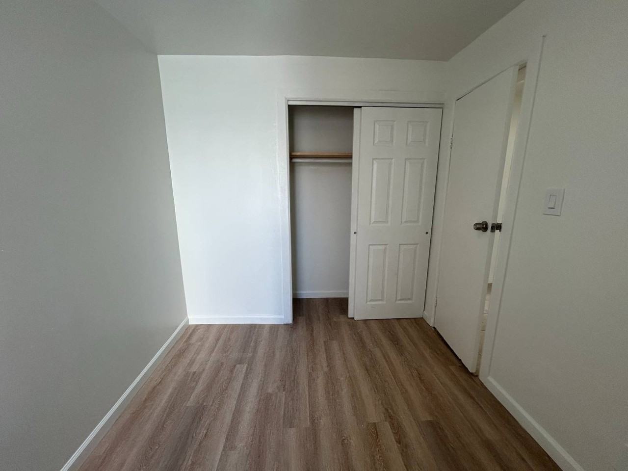 681 Rhinelander Ave #2 - Photo 4 of 5