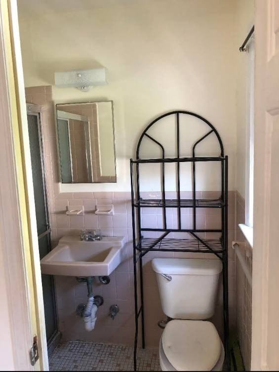 4533 160th St #3TOP3rdFL - Photo 4 of 9