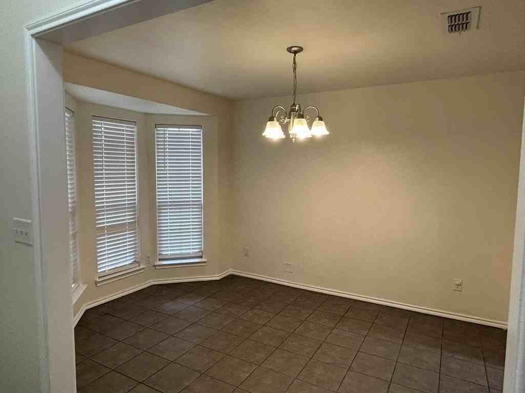 9404 Lamar Ave - Photo 2 of 9