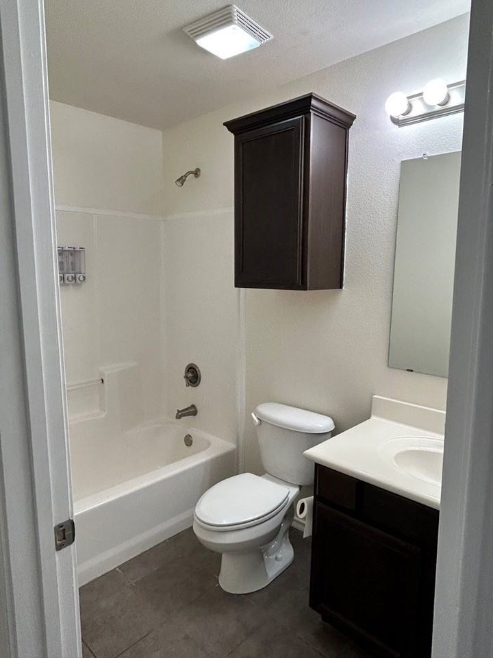 9404 Lamar Ave - Photo 5 of 9