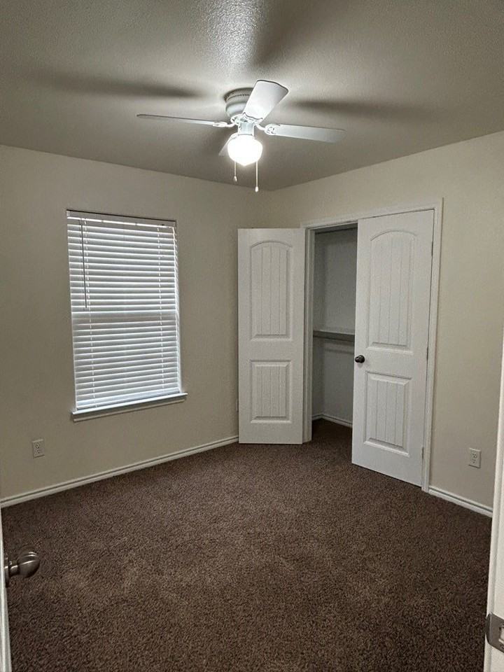 9404 Lamar Ave - Photo 7 of 9