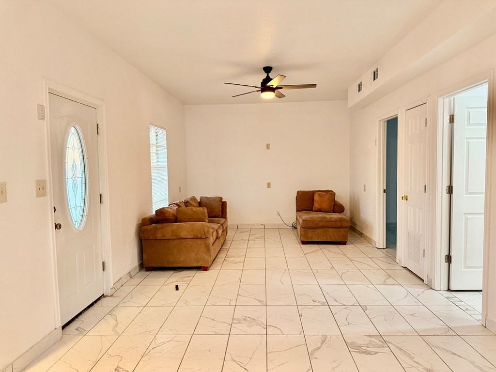 16590 S Windmill Ave - Photo 3 of 8