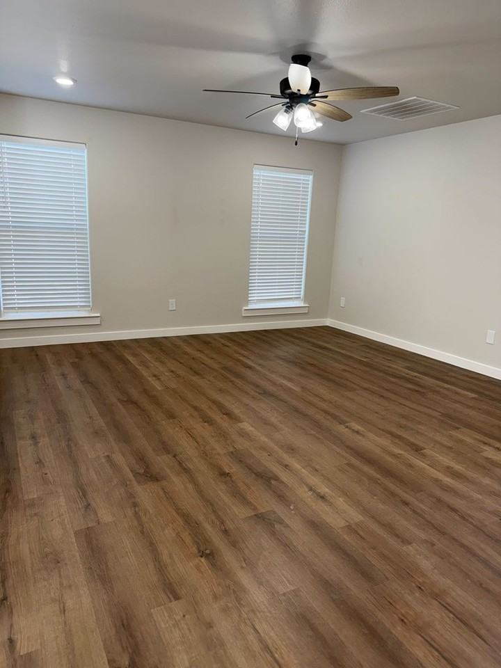 10307 Creek St - Photo 7 of 8