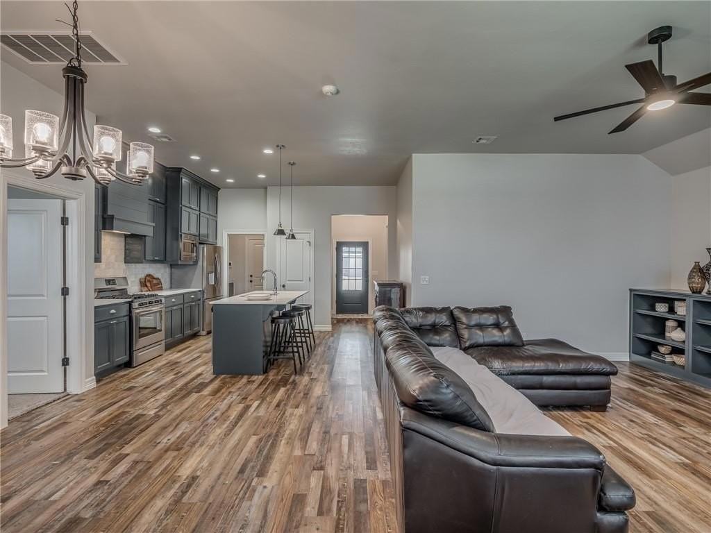 12828 High Plains Ave - Photo 2 of 22