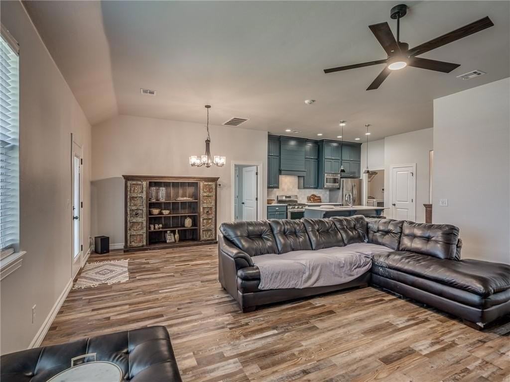 12828 High Plains Ave - Photo 3 of 22