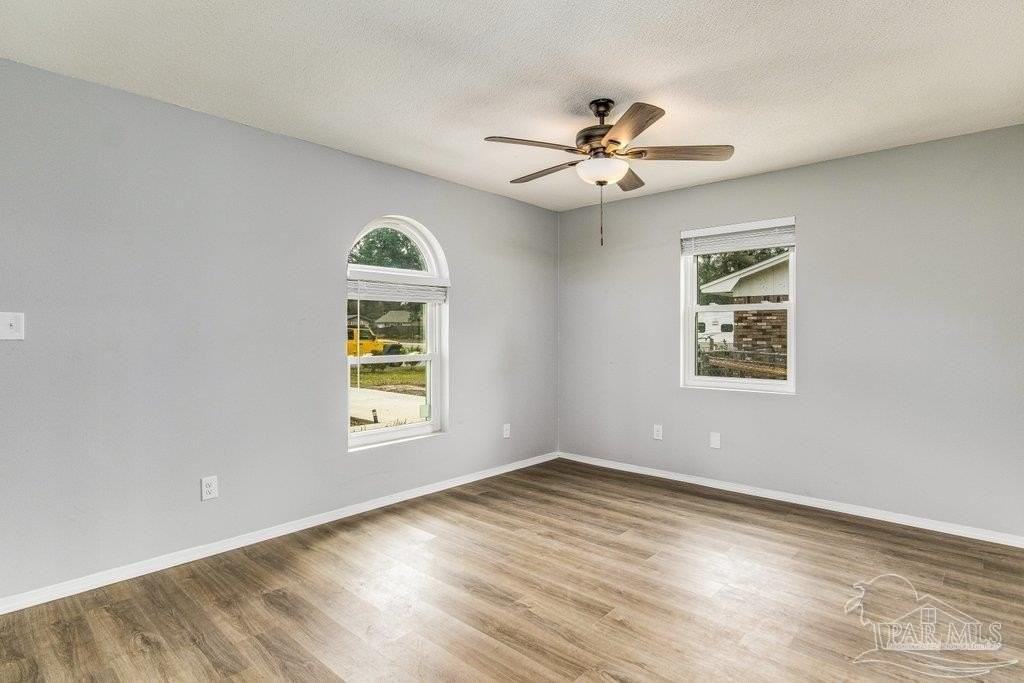 5779 Wickford Ln - Photo 7 of 39