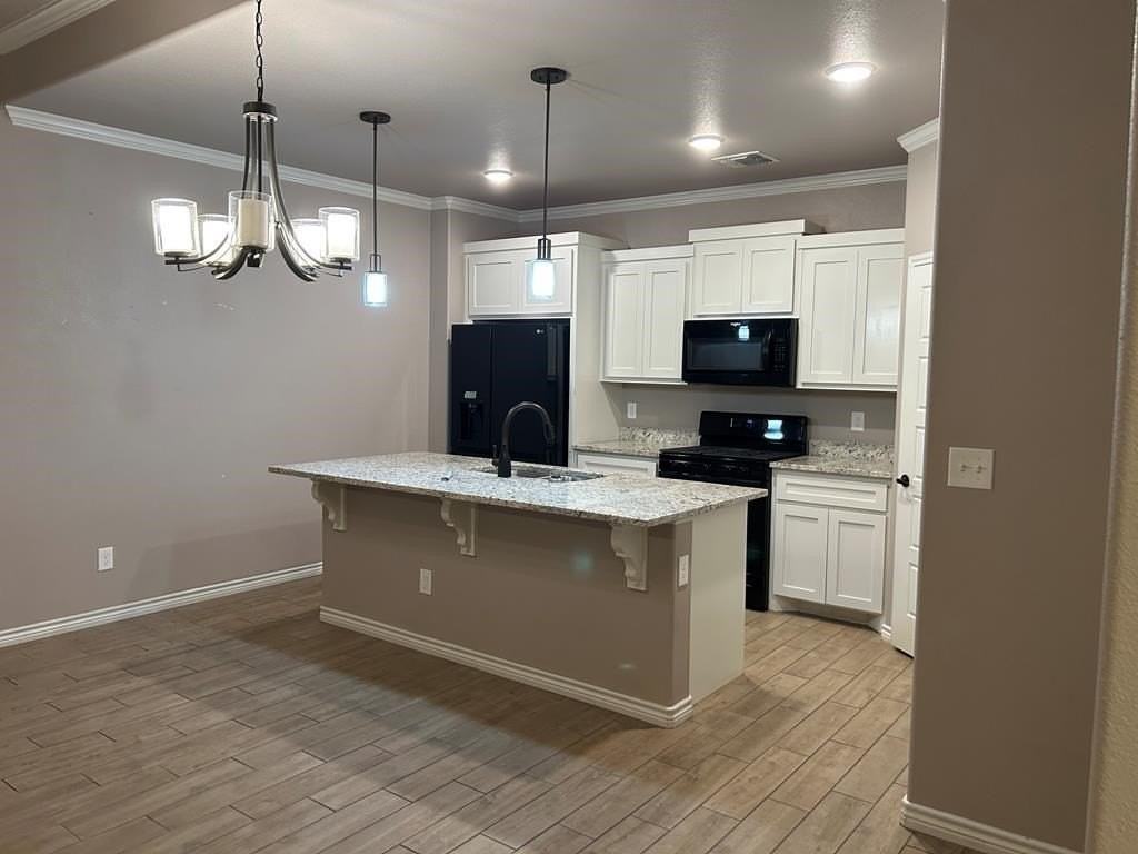 5305 Logan Ct - Photo 3 of 11