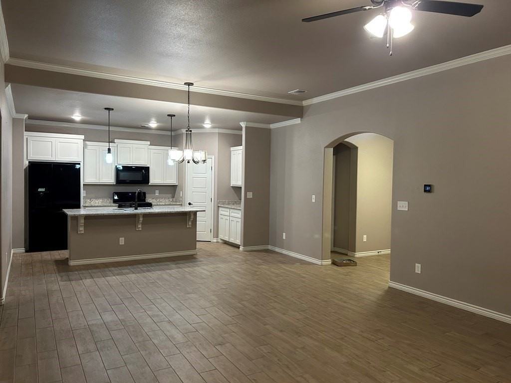 5305 Logan Ct - Photo 4 of 11