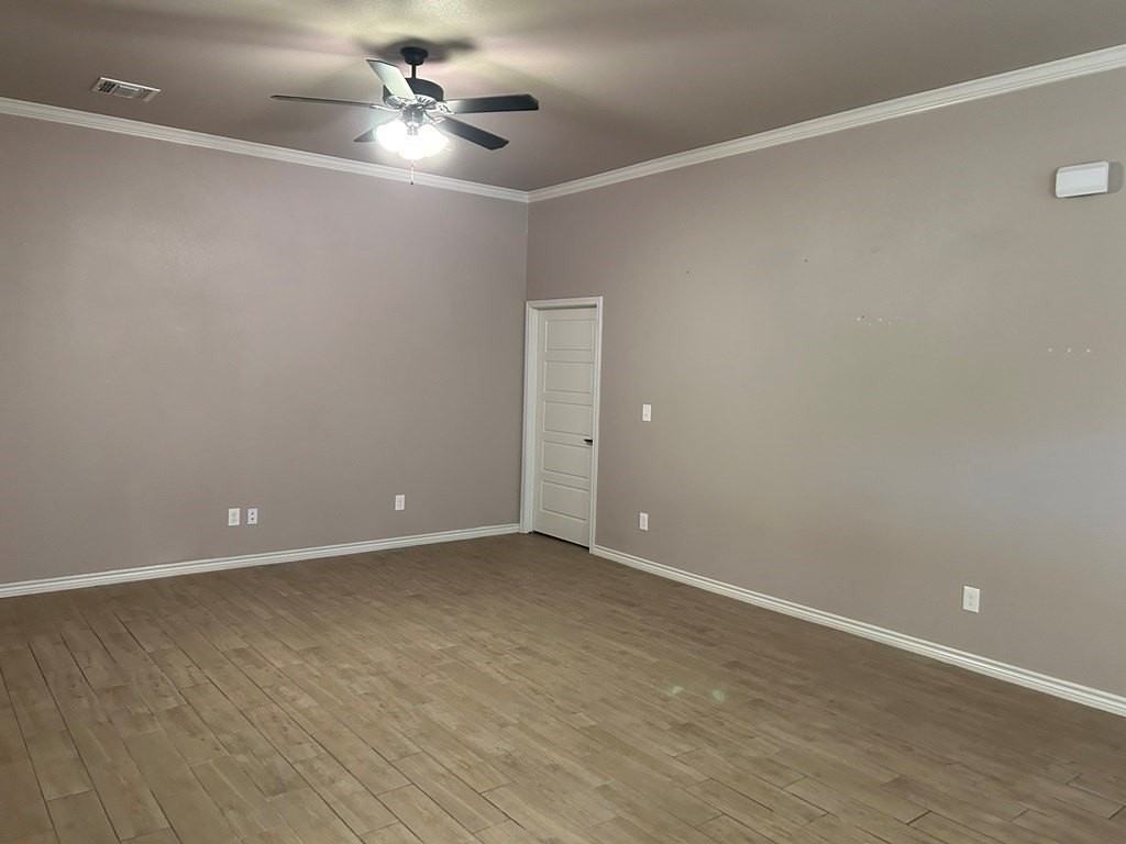 5305 Logan Ct - Photo 5 of 11