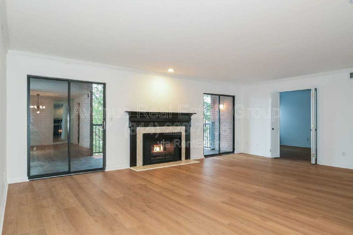 590 Sarah Ln #301 - Photo 3 of 10